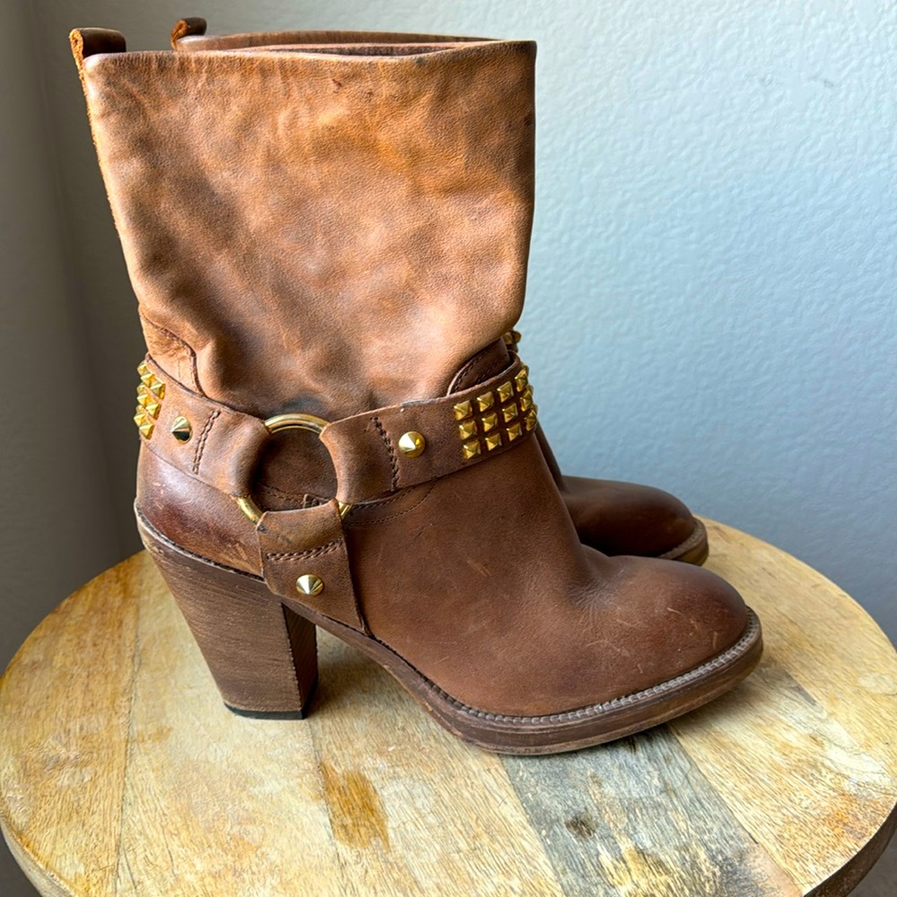 STEVE MADDEN Distressed Leather Western Boots US 9.5 Brown Gold Studded